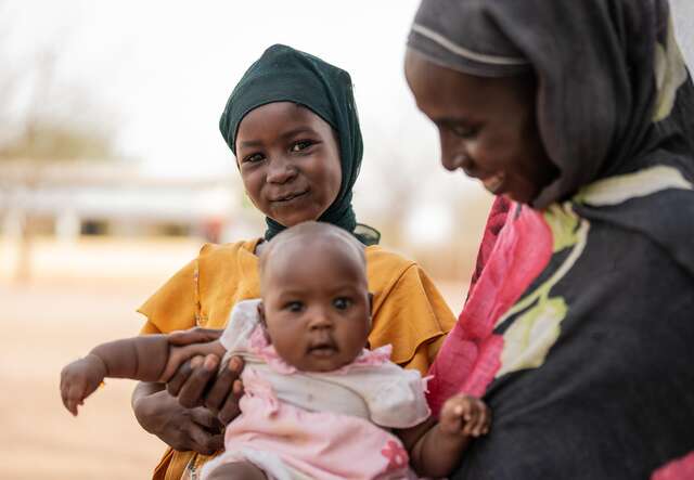 6-year-old Manass and her baby brother Inass are both patients at the health centre in Farchana camp, Chad